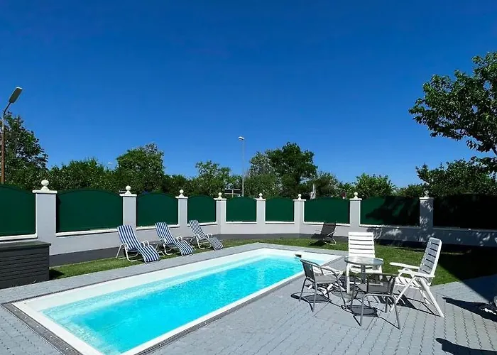 Atemberaubendes Loft Mit Pool דירה *